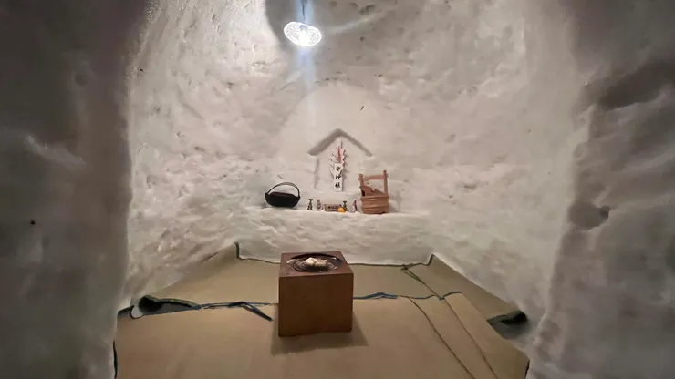 模擬出祭壇場景。