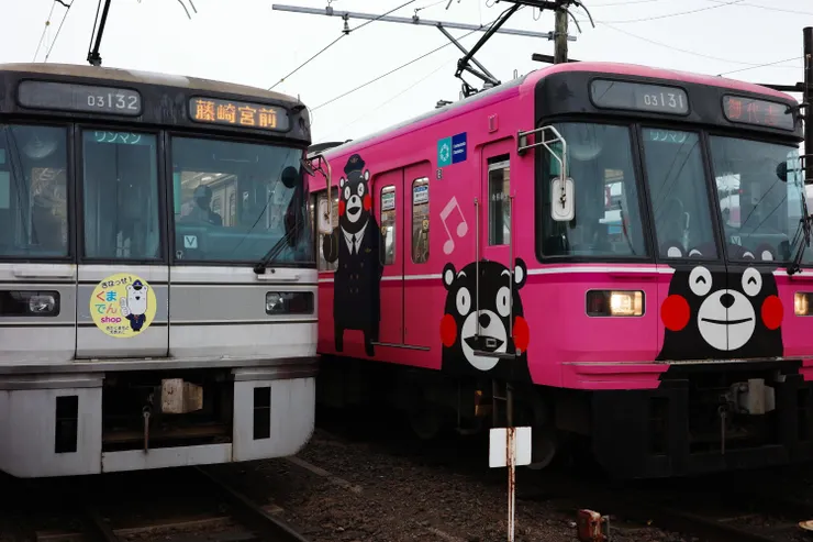 北熊本車站遇到另一列粉紅熊本熊電車