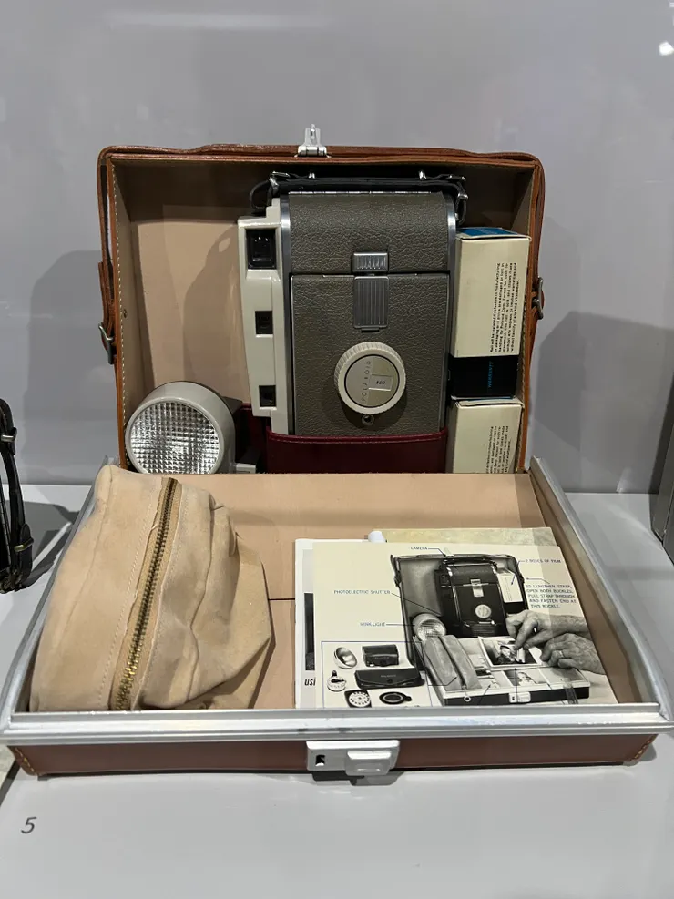 展場內陳列的過去拍立得機型