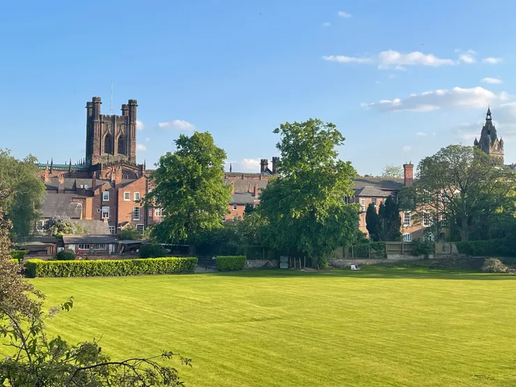 遠眺切斯特大教堂 (Chester Cathedral)及其建築