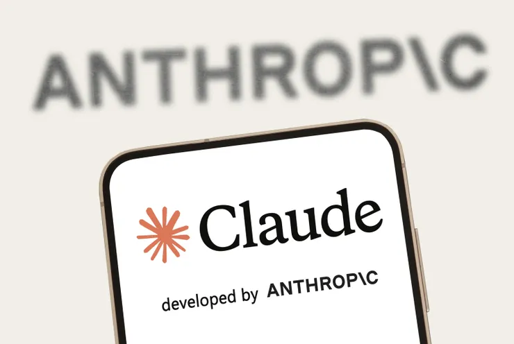 Anthropic 有約 30 萬家企業客戶，雖然遠不及 ChatGPT 的 8 億用戶，但企業客戶的付費更穩定、續約率更高。來源：Shutterstock