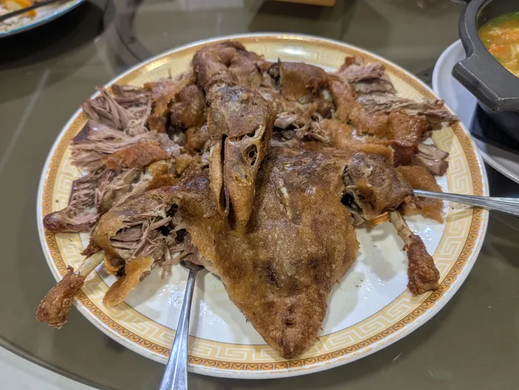 六品香酥鴨香氣十足又酥脆