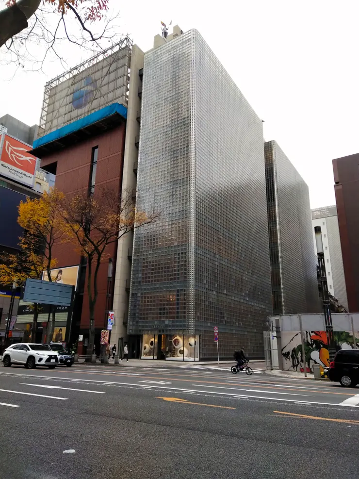 愛瑪仕走質感路線