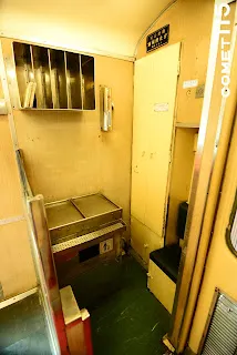 後期改為茶水間的服務員座位區，以前我沒買到座位的時候都會躲在這裡