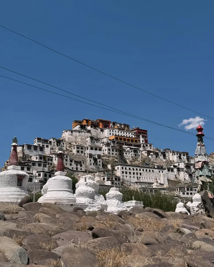 被稱為「小布達拉宮」的 Thiksey Monastery 提克西寺