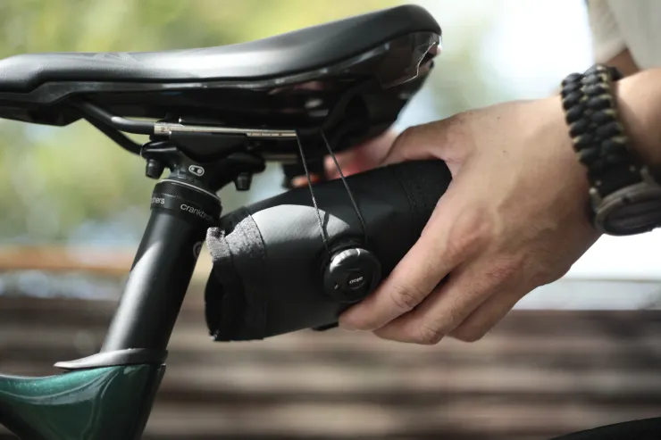 讓我很喜歡GRANITE Quiver的一點就是它安裝很方便，不用再加裝一個底座。如果你是有很多台車的車主，這個特色是很方便的。