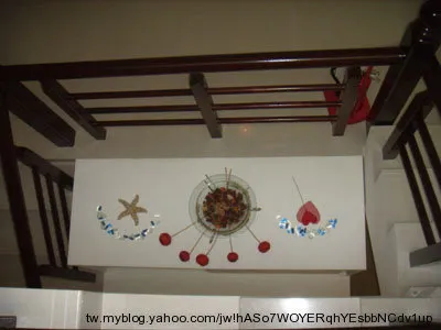 樓梯天景間的特殊擺設，蠻有渡假風情的。