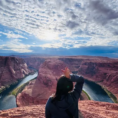 不是在旅遊就是在旅遊路上的粉粿小姐