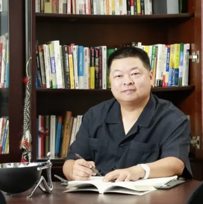 企業經營與生活平衡：黃冠華的智慧分享與故事