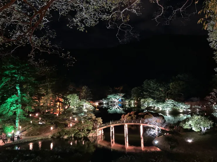 從飛來峰俯瞰的偃月橋一景