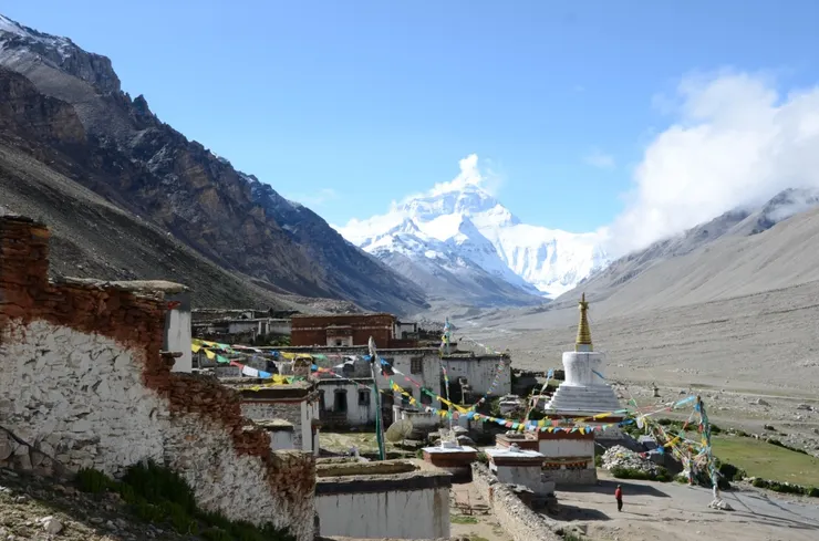 絨布寺上遠眺聖母峰