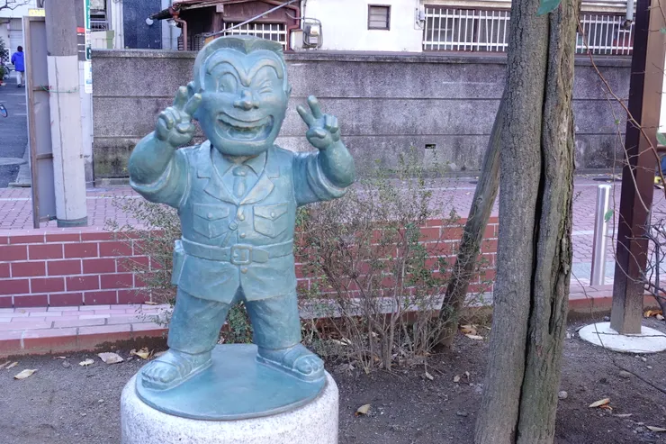 兩3：雙剪刀手兩津像