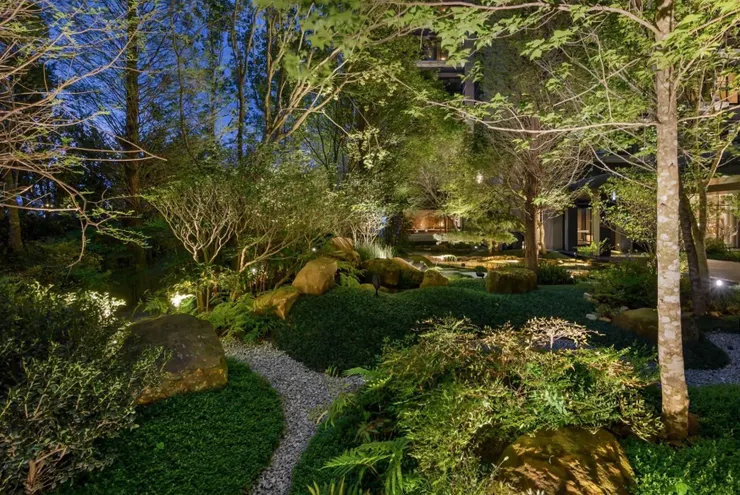 綠意盎然的庭園恐是隱翅蟲的理想棲息地