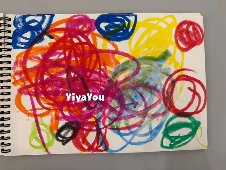 可水洗水彩棒真的很顯色，比許多進口的蠟筆都好用，目前是寶寶的心頭好。