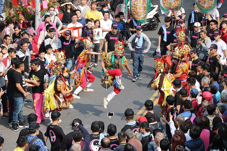 官將首繞境拜廟(圖片來源：維基百科)