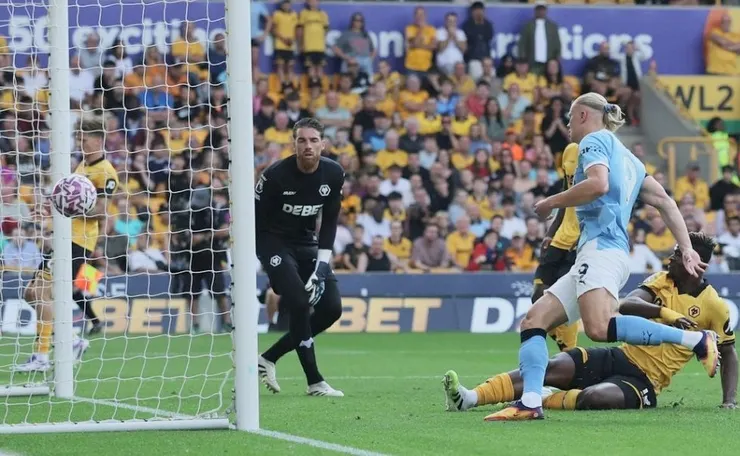 夏蘭特近門撞射破網助曼城領先1:0