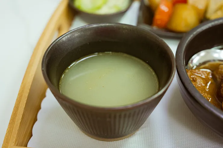 台東美食推薦❤️／小時候廚房的「家傳秘製滷肉」好好吃：你快看那五花肉潤澤油光 #祝福花東🇹🇼 #簡餐推薦 #五花肉 #滷肉 #台東獨旅