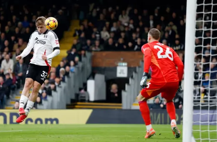 史密夫路維頭槌破網助富咸領先1:0