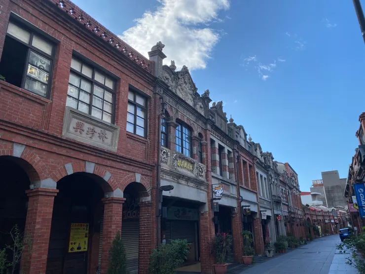 代表之前繁盛的牌樓