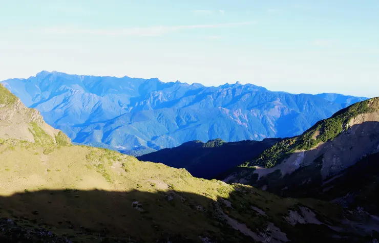 ▲東峰的視角-眺望聖稜線