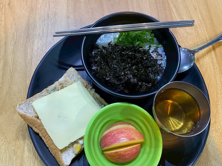 Pines 某一天的早餐