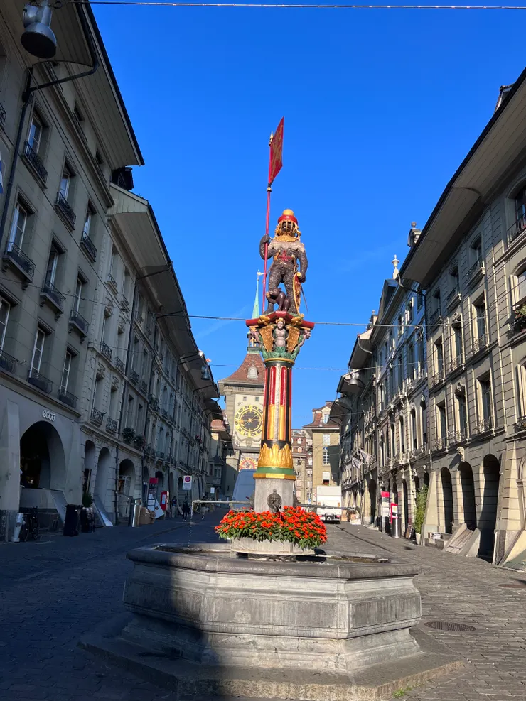 早上看到的第一個旗手噴泉