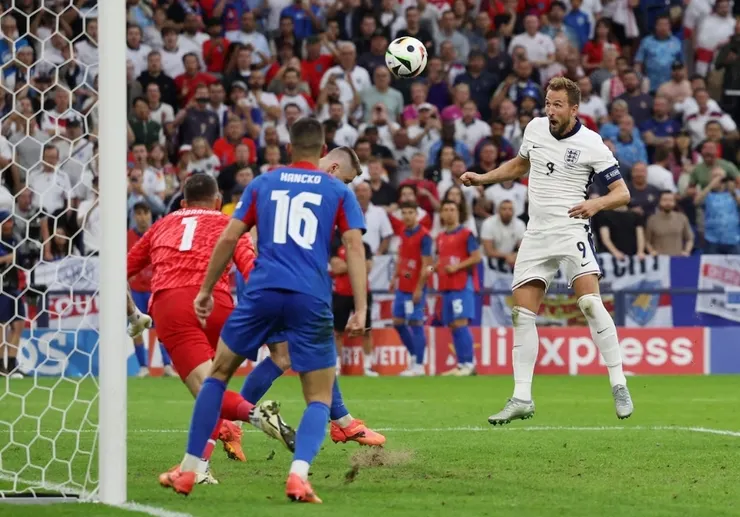 哈利簡尼頭槌破網射成2:1