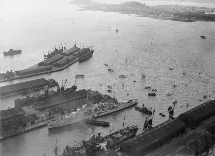 1940年2月，阿基里斯號抵達紐西蘭奧克蘭