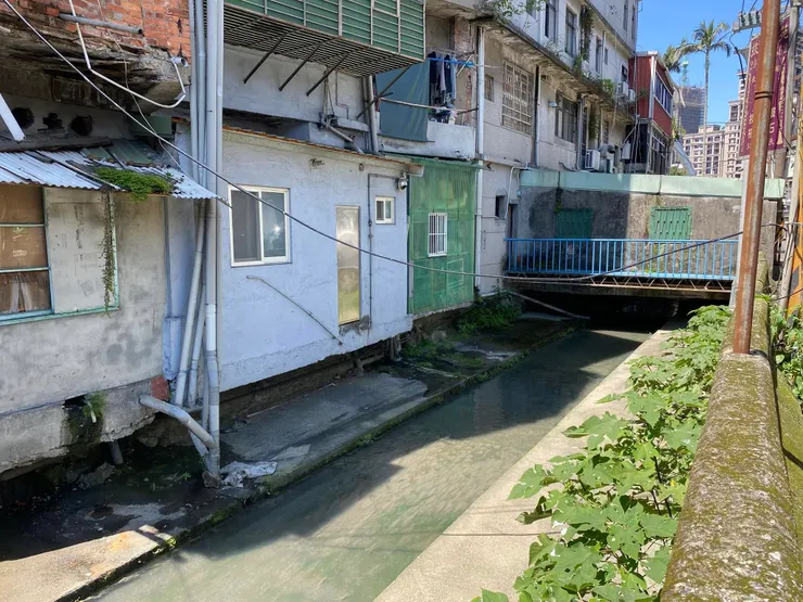 寶元路一段至寶慶街可見瑠公圳明渠