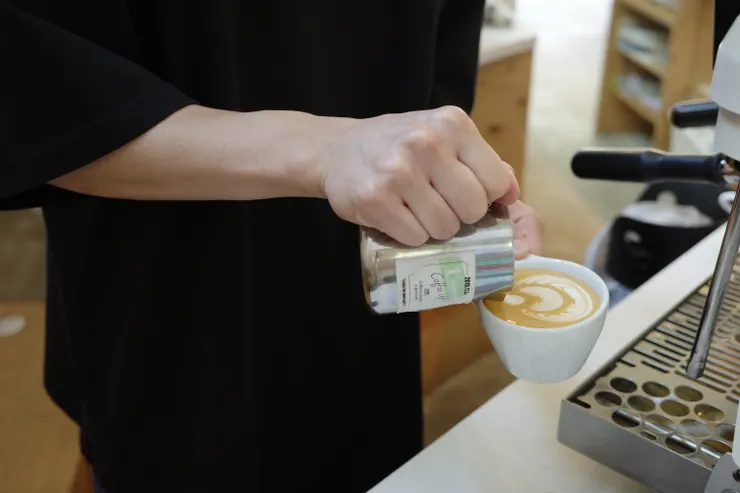 coffee up!金藤先生親自拉花