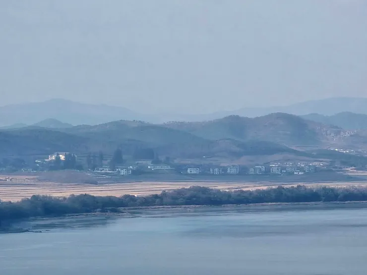 從瞭望台上拍攝的北韓