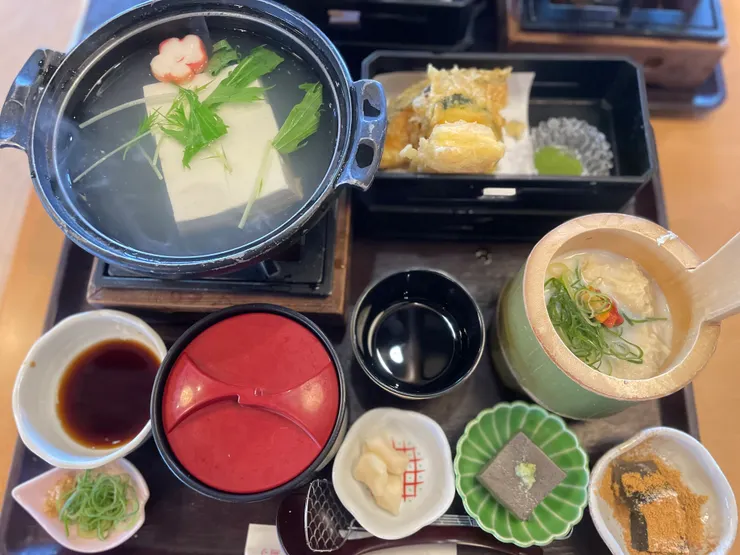 看起來少少的，但是意外的很有飽足感，我幾乎都有吃光