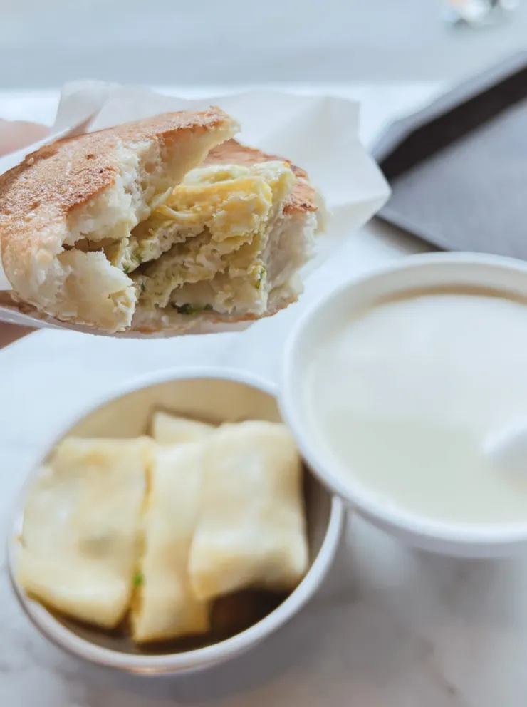 超級讚的厚燒餅夾蛋!