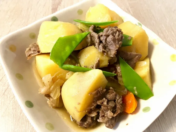 昨天媽媽做了馬鈴薯料理 (馬鈴薯燉肉) (圖片來自Photo-ac)