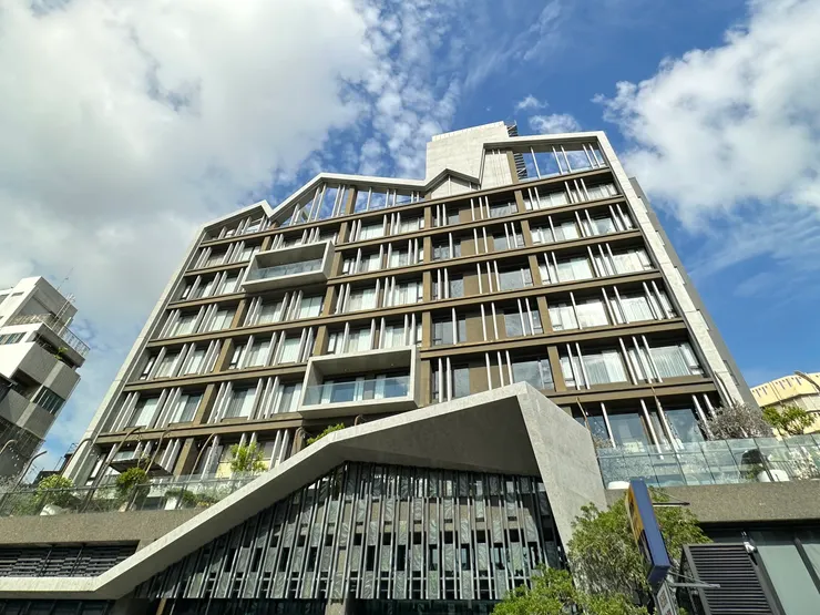 外型很工業風的友愛街旅館