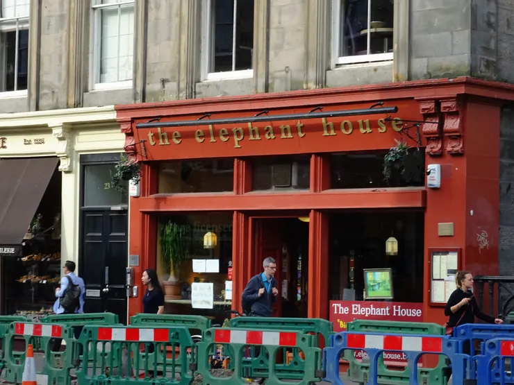 羅琳落魄時在此寫出哈利波特。