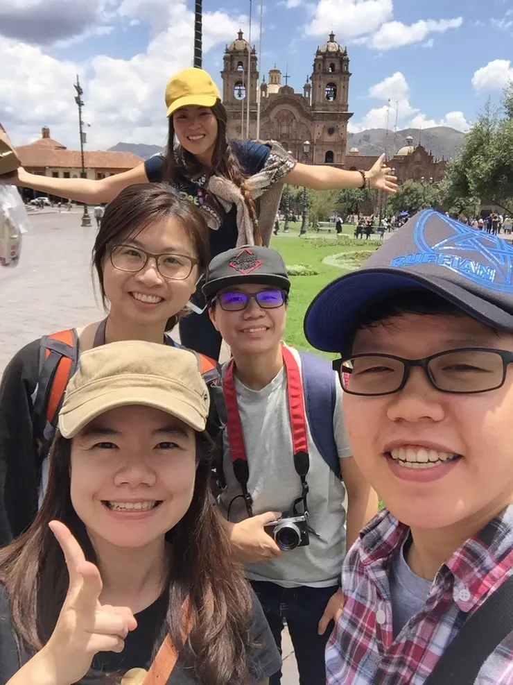 在前往庫斯科的航班上的五位台灣人