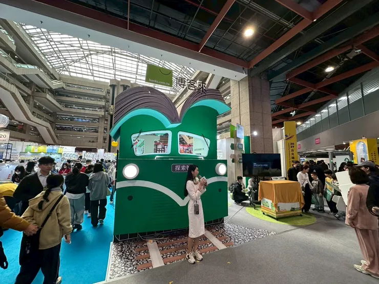 博客來打造巨大綠色火車頭