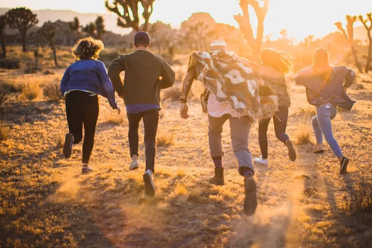 互相分享故事，拓展視野和突破生活圈