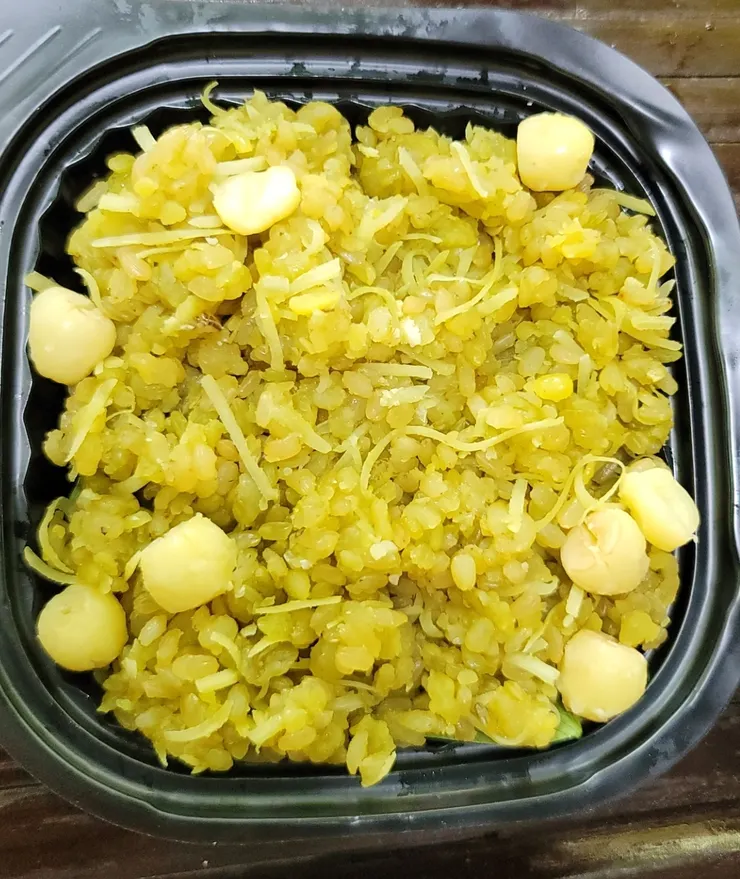 我買了一份 Xôi Cốm Sen Dừa 綠米蓮子椰蓉絲