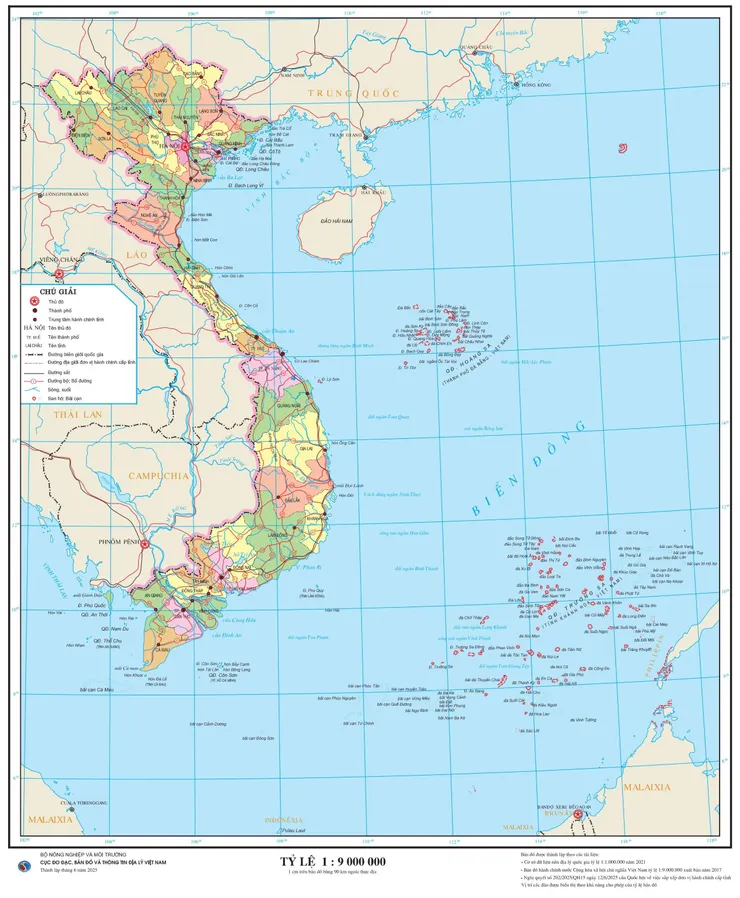 越南地形細長，南北綿延超過1,600公里，北部紅河三角洲與南部湄公河三角洲是兩大人口與農業重心