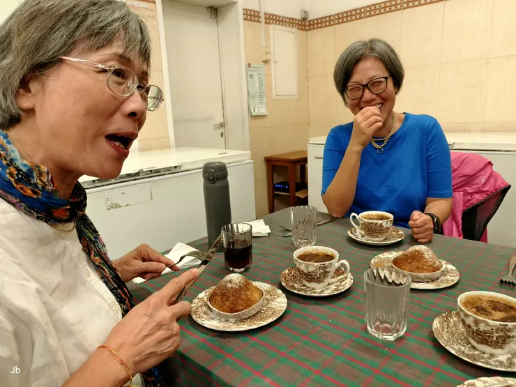 【飯後甜點也是必要的，奶素，飲料當然不是咖啡。】