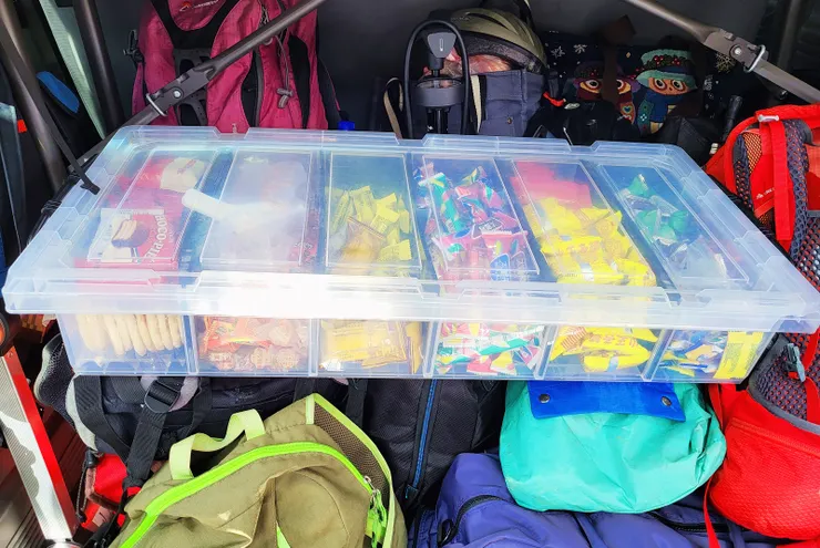 專業的保姆車配備各式補給品，真是佛心來著