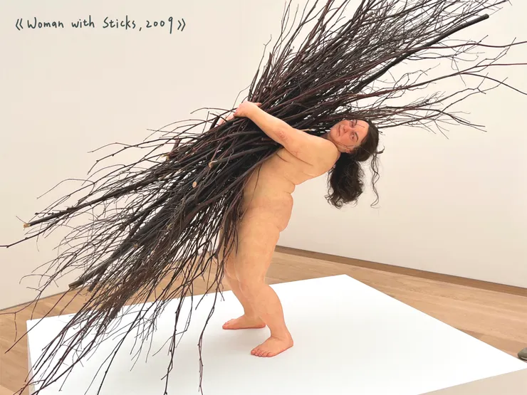Ron Mueck《Woman with Sticks,2009》