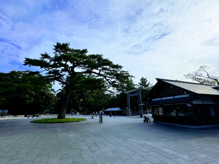 伊勢神宮內宮的入口處