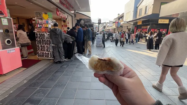 現烤出爐的熱騰騰梅枝餅