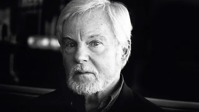 Derek‧Jacobi，獵頭組織元老之一，殺手編號11120，代號復仇者(Avenger)