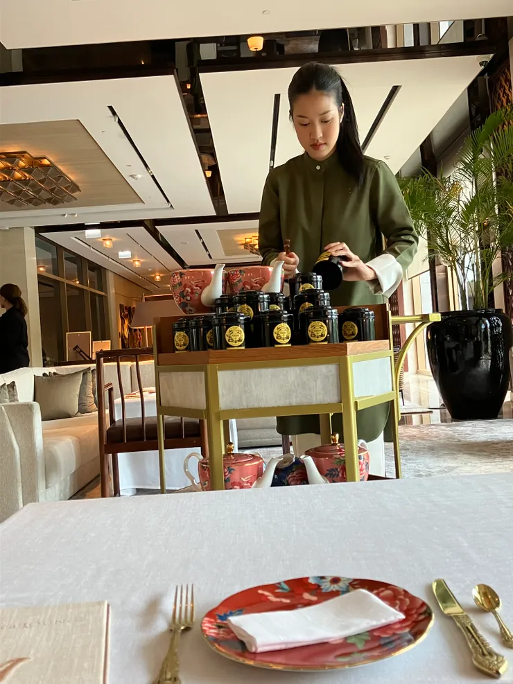 只有拍到Tea Lounge人員