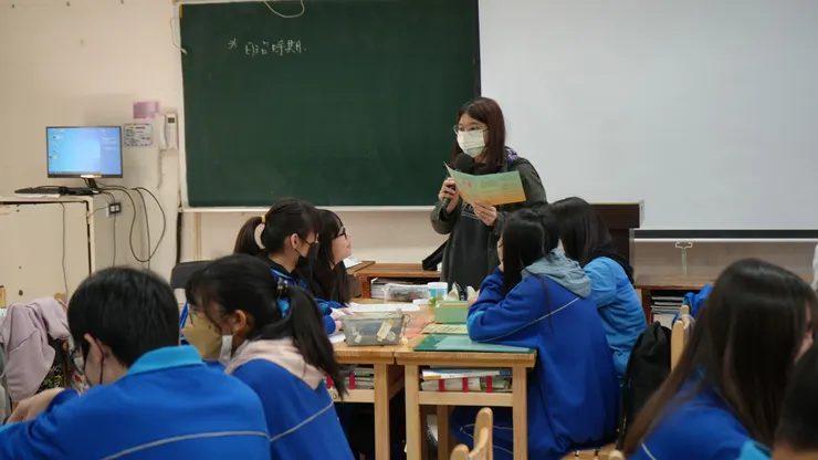 「農民 x 人權」為二林高中校訂課程當中的一門微課程，從二林蔗農事件的歷史背景來探索在地的人權議題，由鄭娟芝老師設計。 