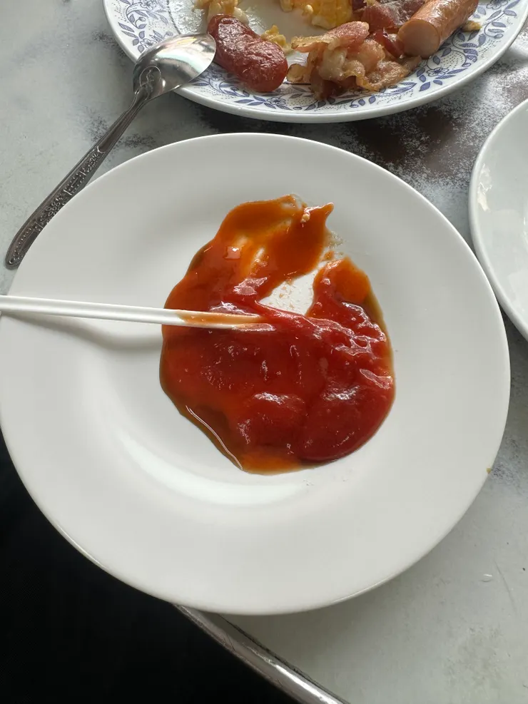 老闆調製的醬料，甜辣醬的味道